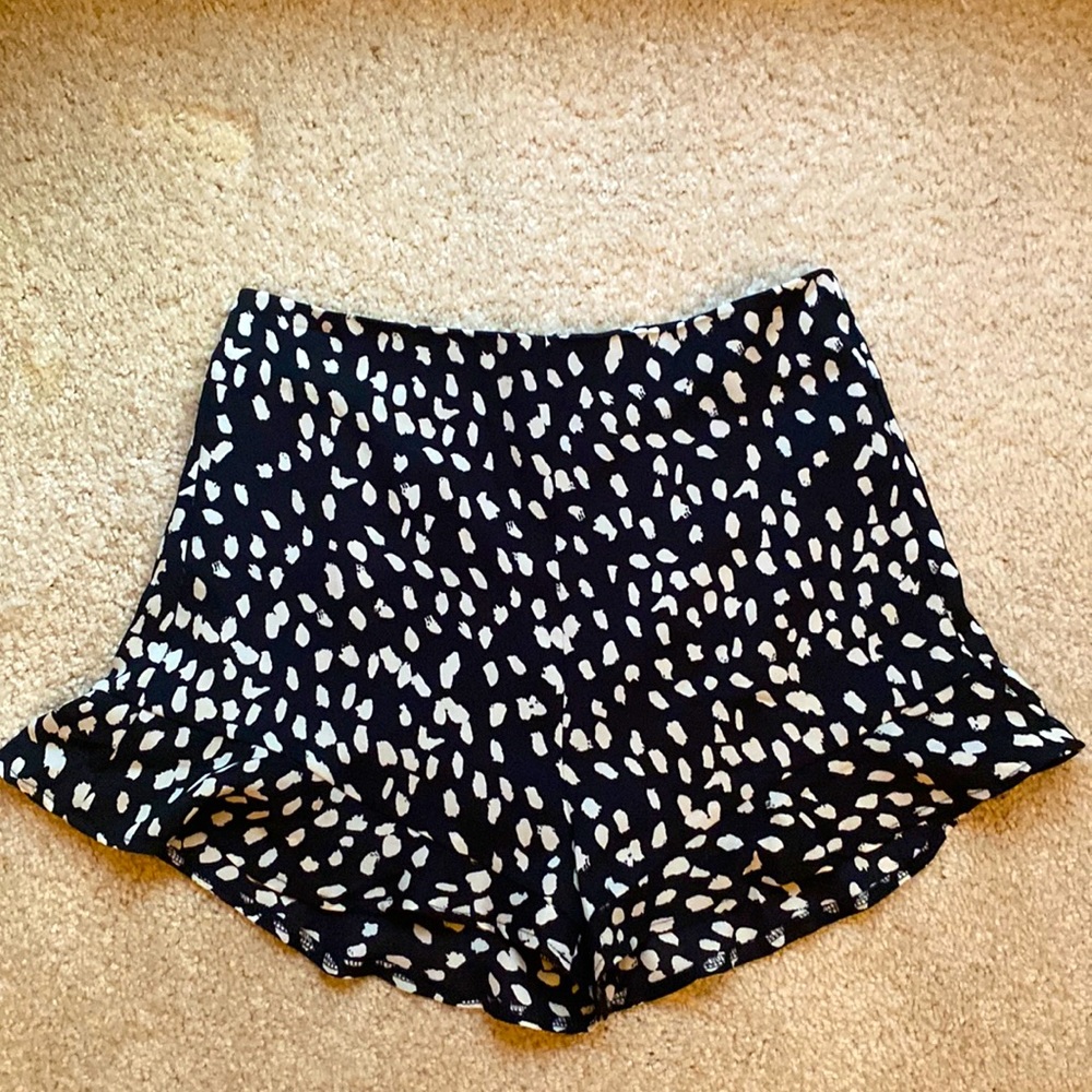 *NEW* She+Sky Black🖤and White🤍Ruffle Shorts